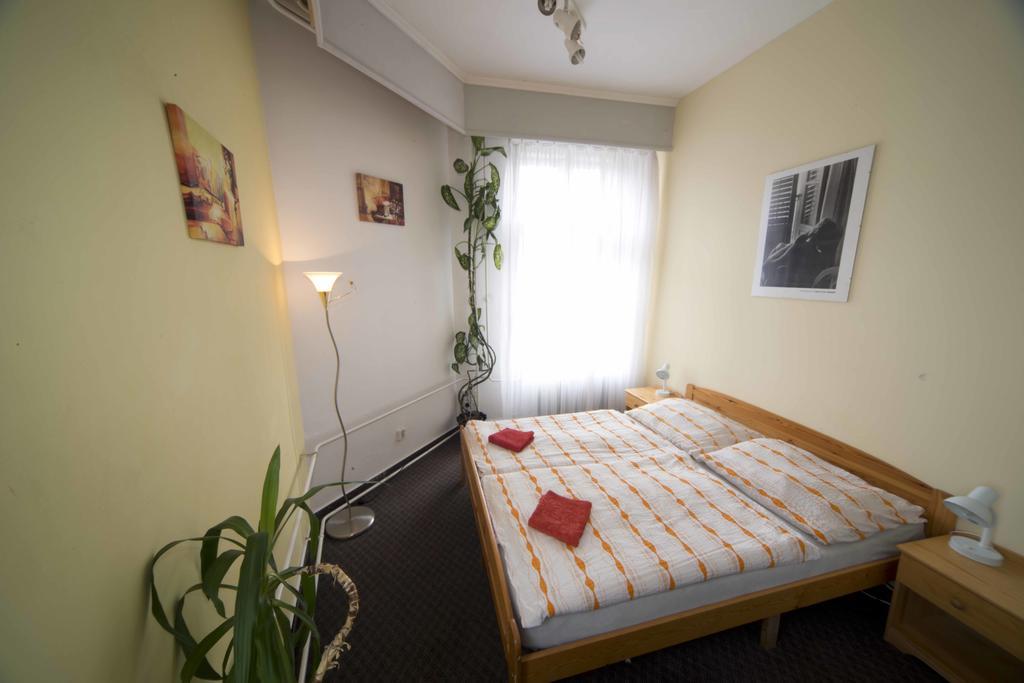 Hostel Sklep Prague Luaran gambar