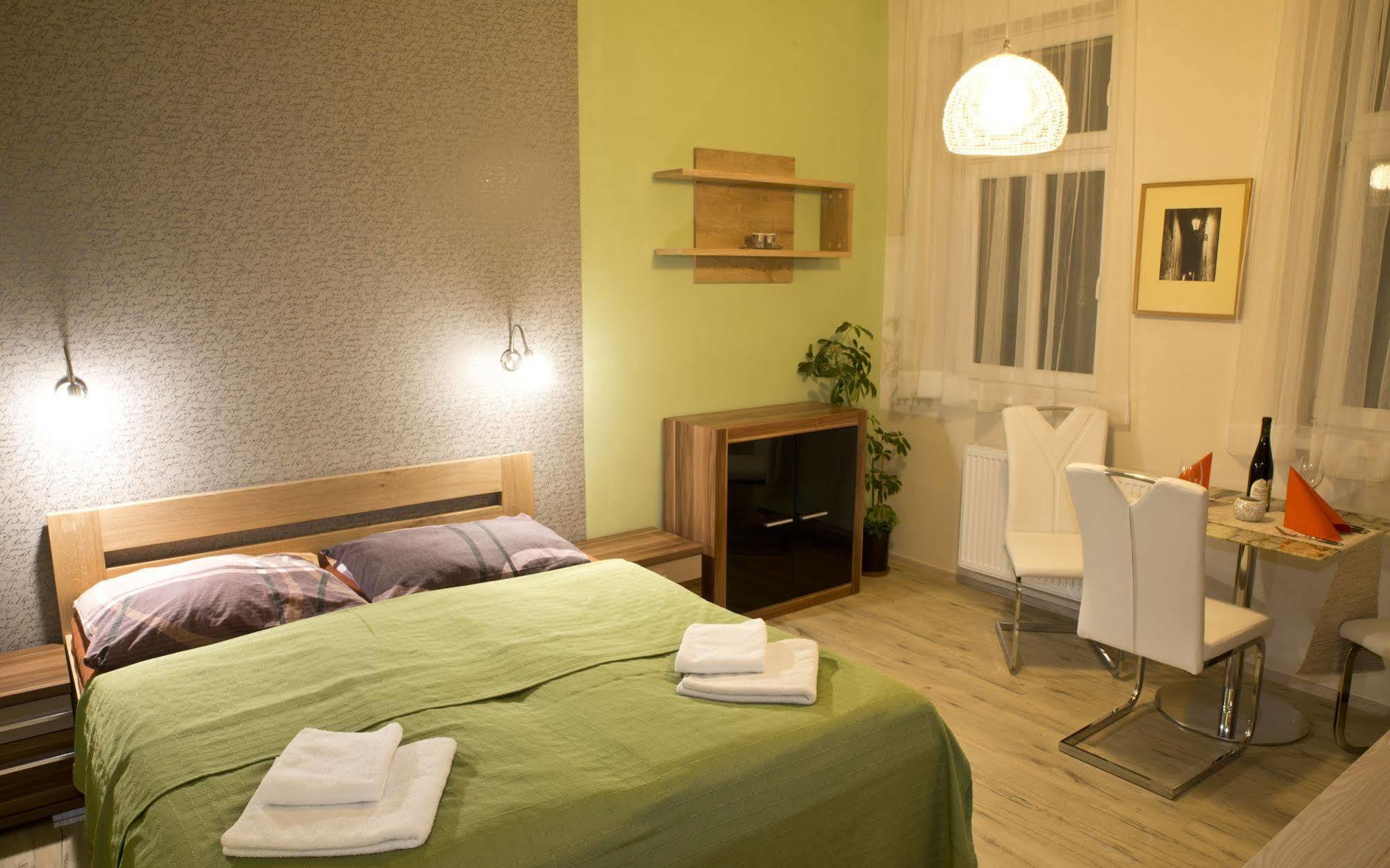 Hostel Sklep Prague Luaran gambar